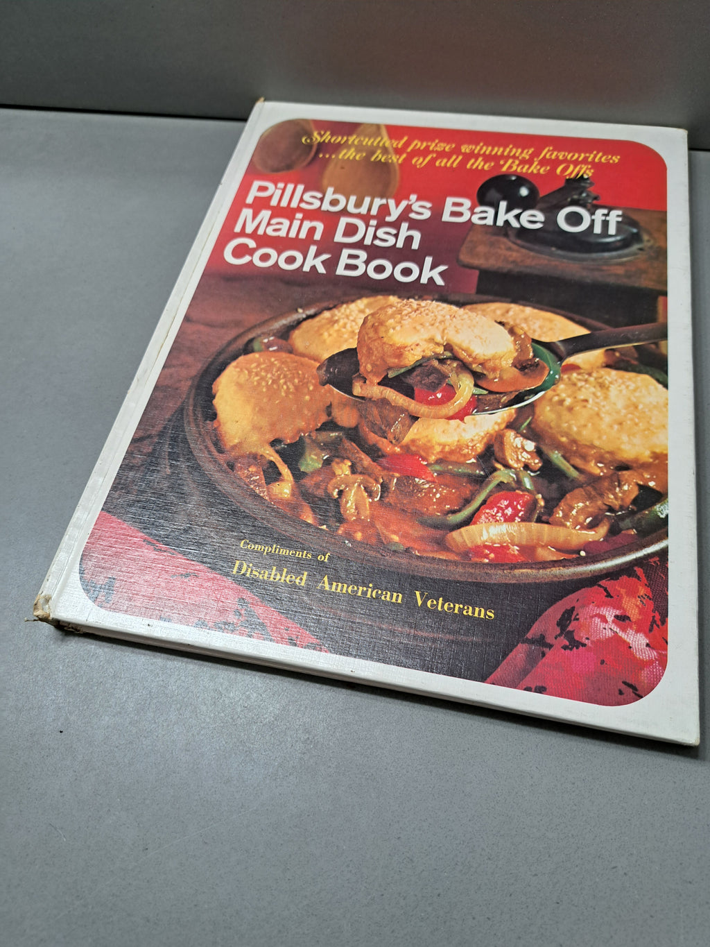 Vintage 1970 Pillsbury's Bake Off Main Dish Cook Book