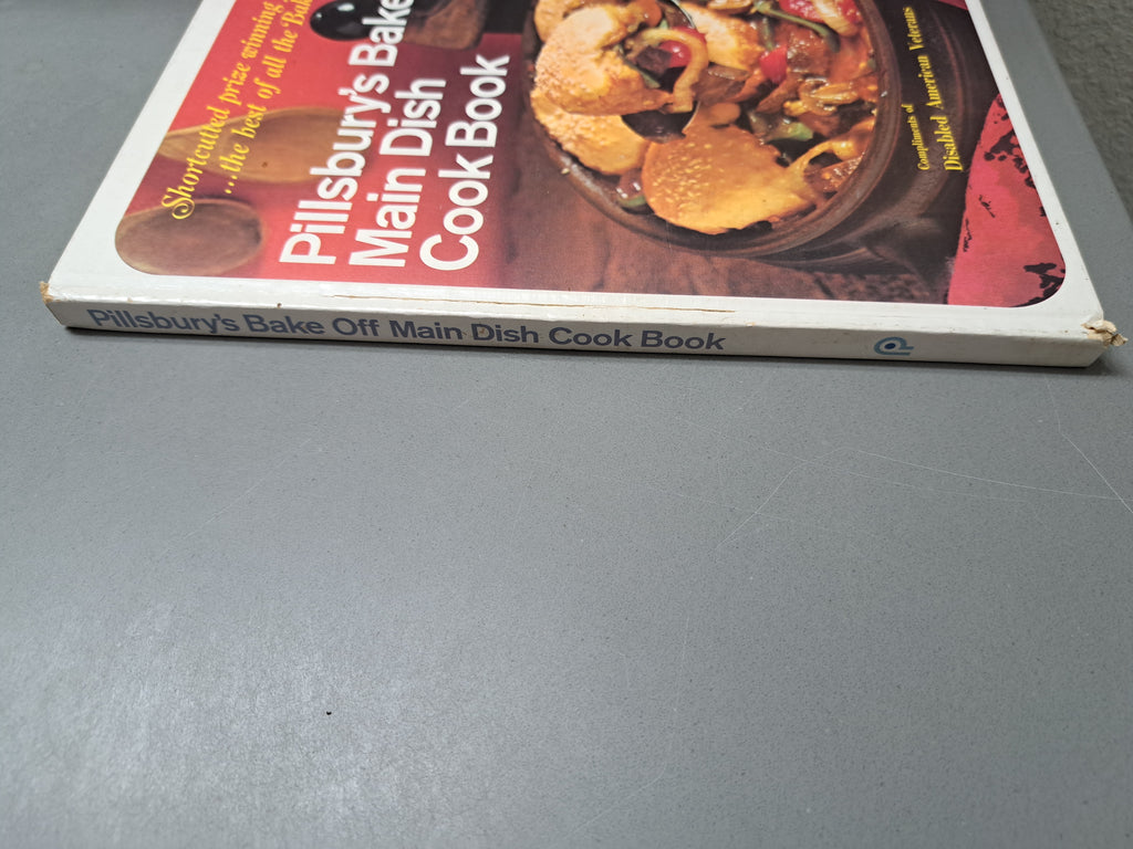 Vintage 1970 Pillsbury's Bake Off Main Dish Cook Book