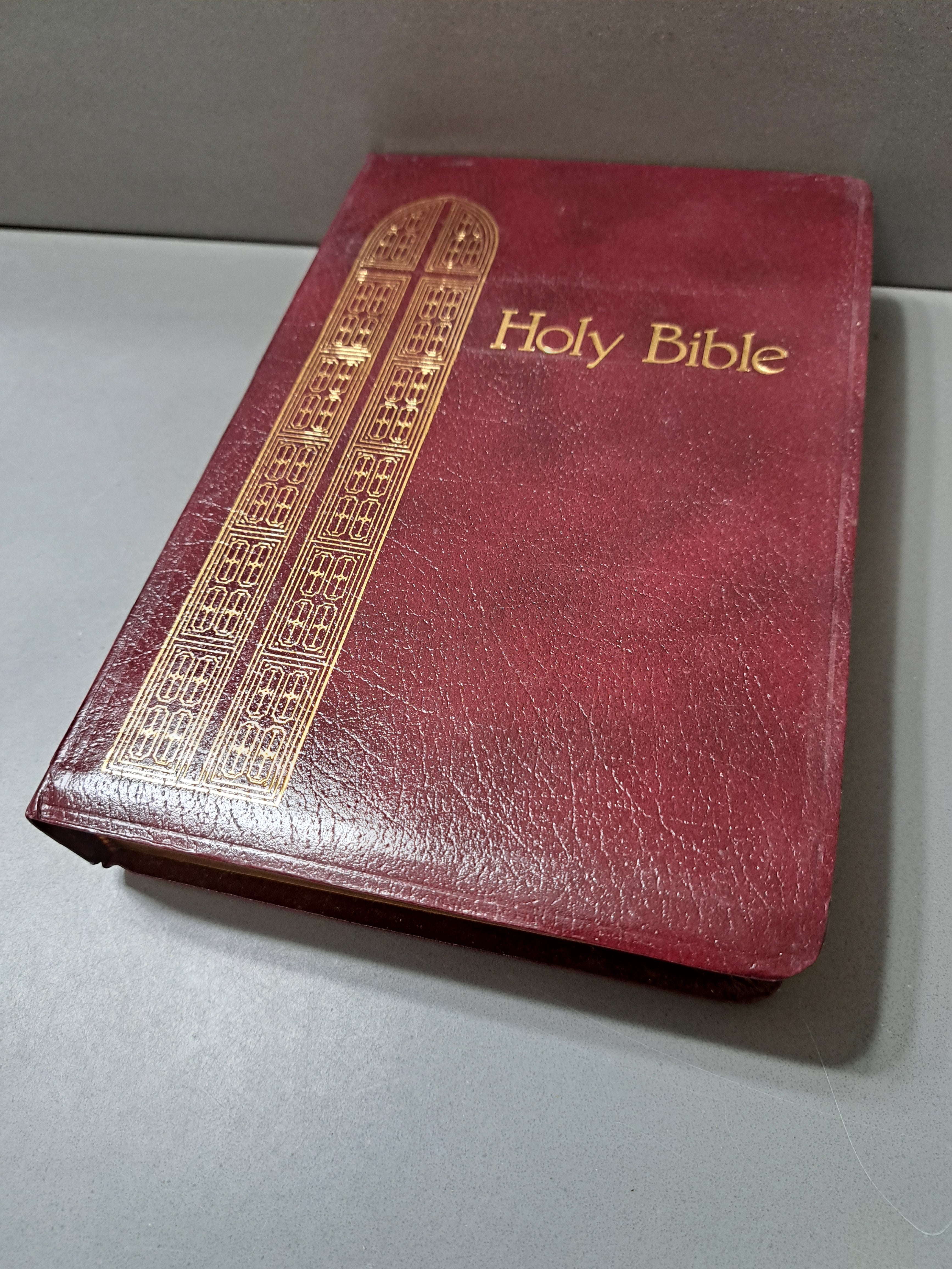 Vintage 1976 The Holy Bible: Old and New Testament in the King James Version