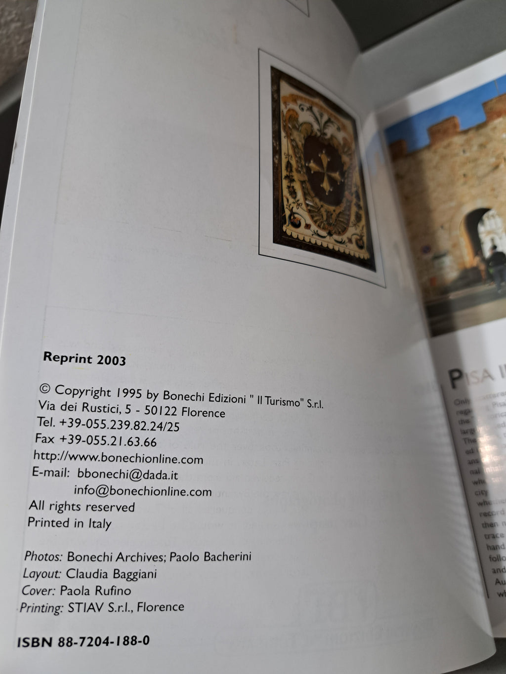 Pisa: History and Masterpieces. 145 color photographs, city map