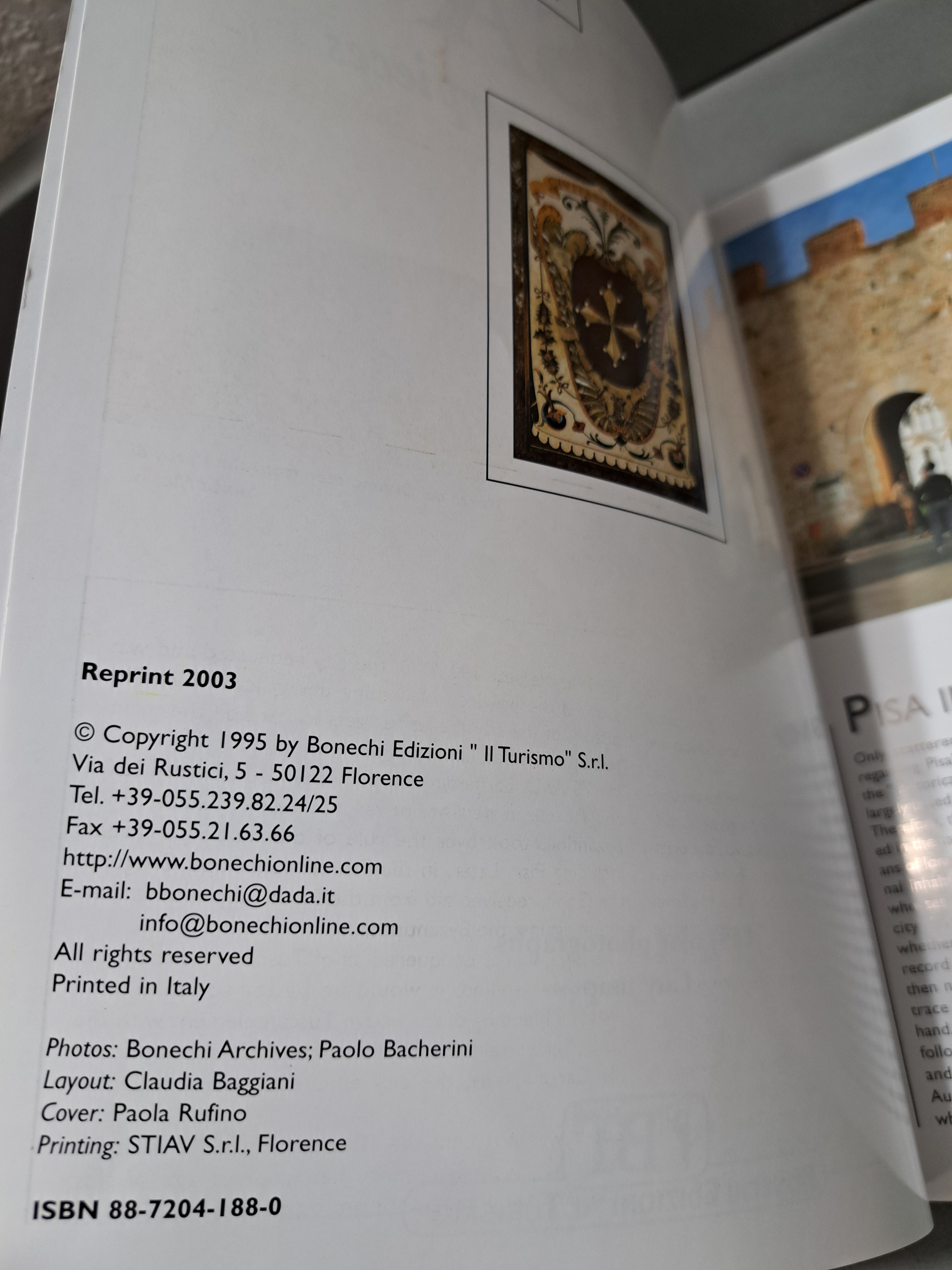 Pisa: History and Masterpieces. 145 color photographs, city map