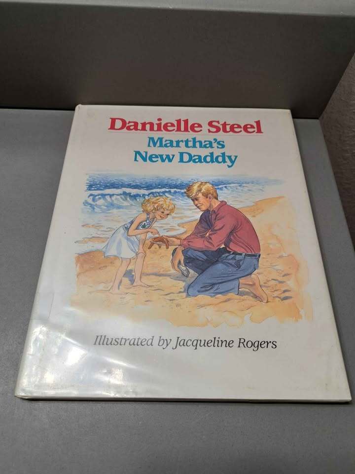 Vintage 1989 Martha's New Daddy by Danielle Steel