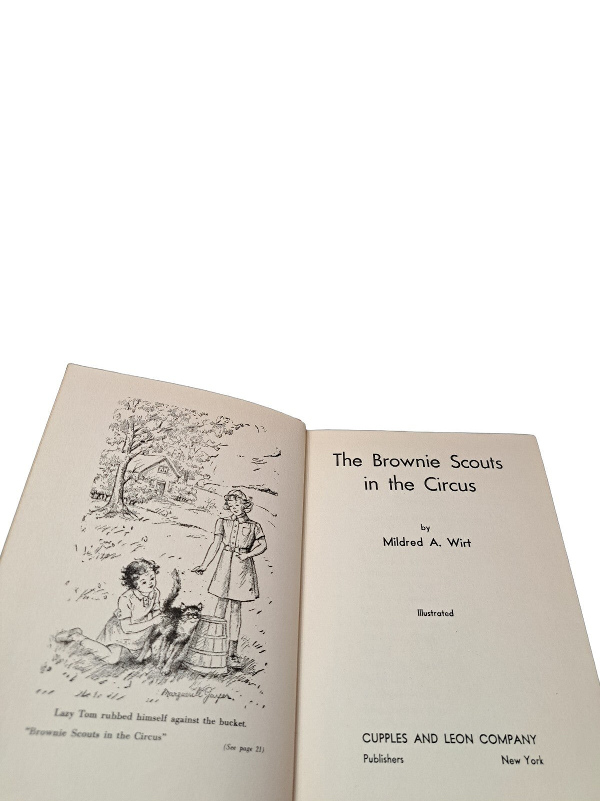 Vintage 1949 The Brownie Scouts in the Circus book by Mildred Wirt