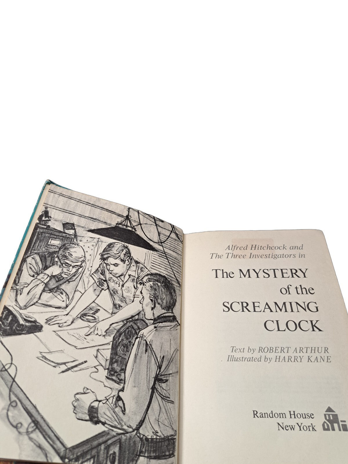 Vintage 1968 Alfred Hitchcock The Mystery of the Screaming Clock book