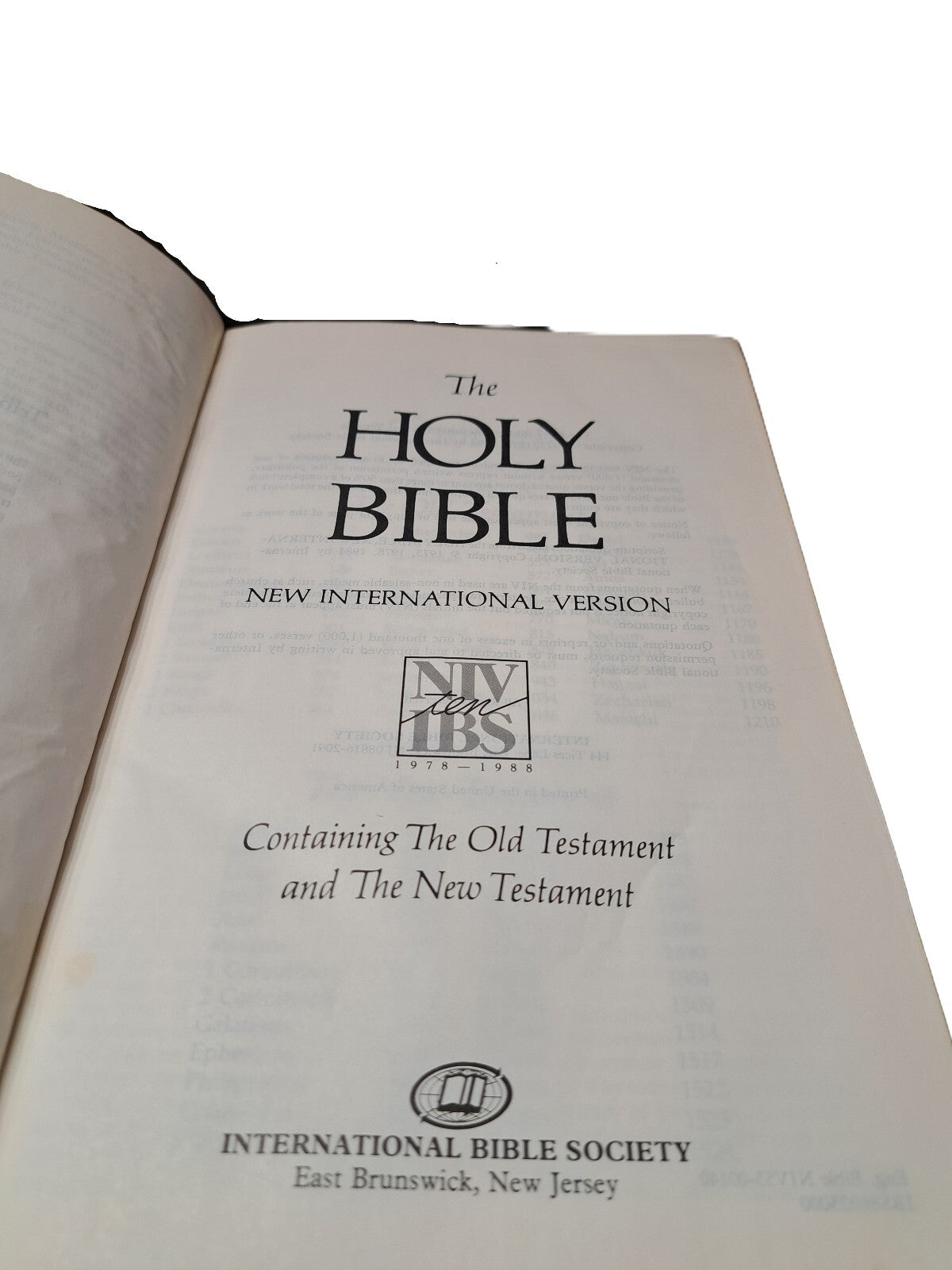 Vintage 1984 The Holy Bible: New International Version