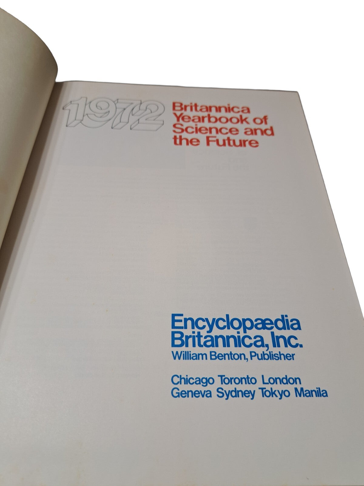 Vintage 1972 Britannica Yearbook of Science and the Future