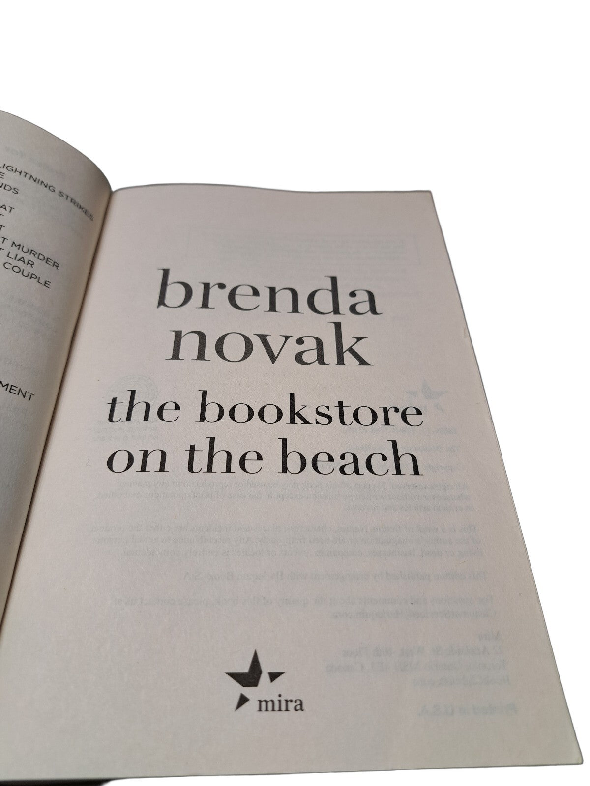 2021 The Bookstore on the Beach by Brenda Novak