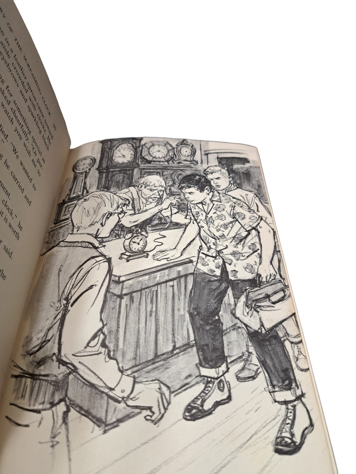 Vintage 1968 Alfred Hitchcock The Mystery of the Screaming Clock book