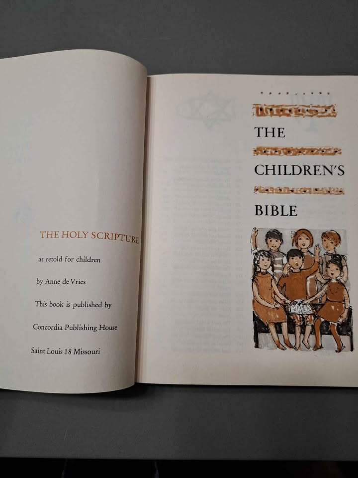 Vintage The Children's Bible by Anne De Vries (hardcover)